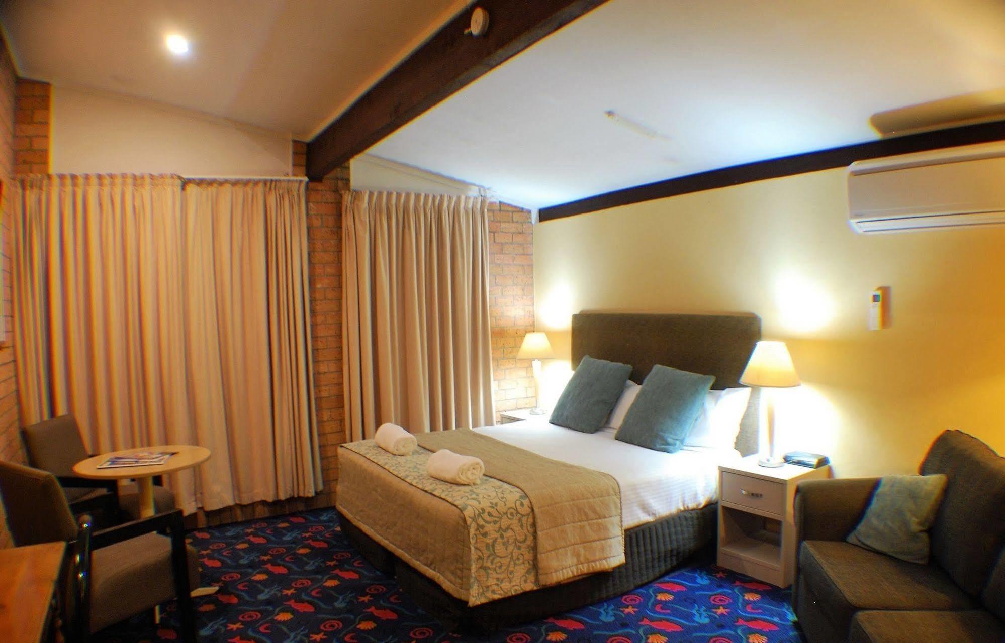 Fern Bay Motel Екстериор снимка