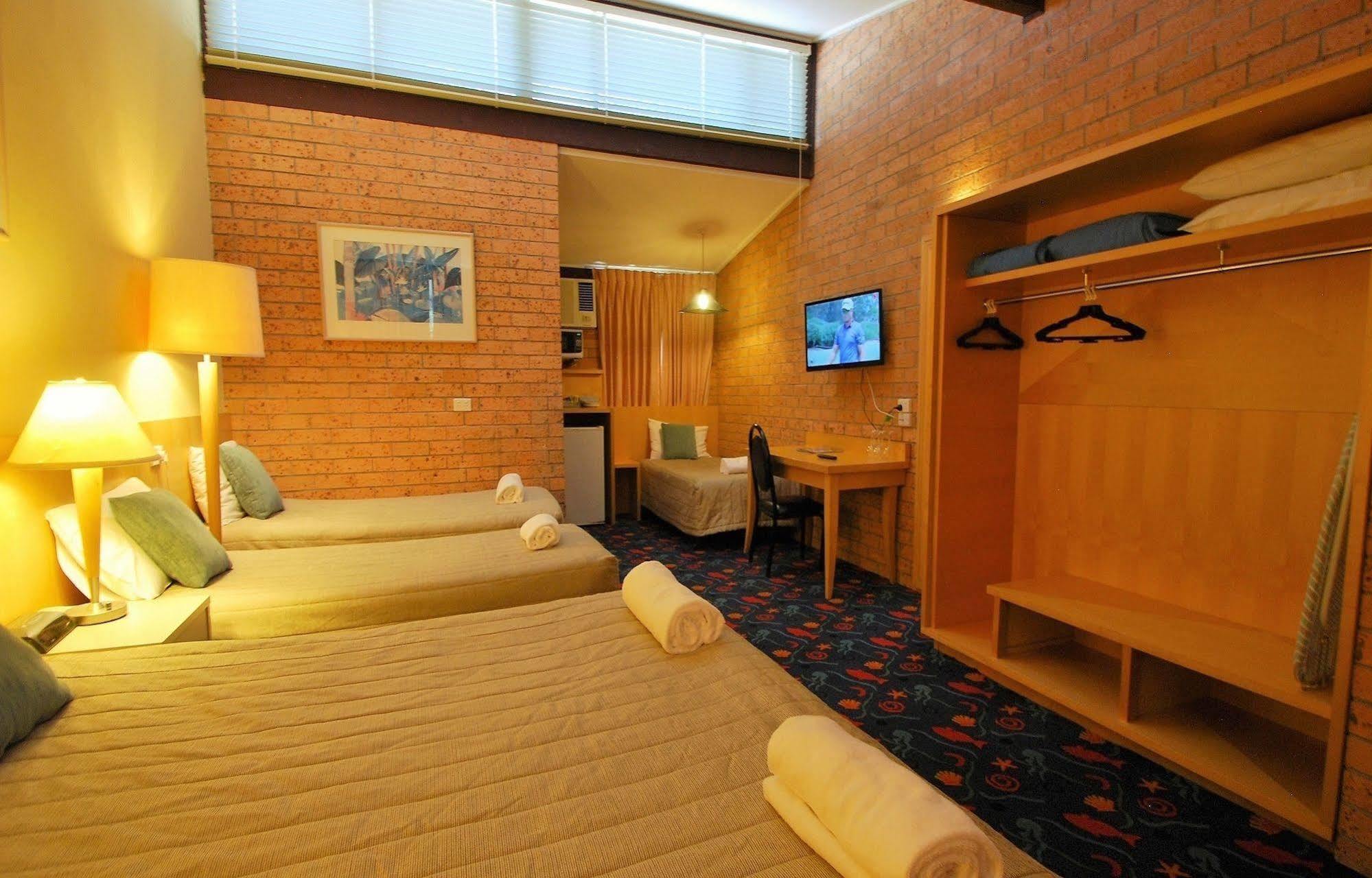 Fern Bay Motel Екстериор снимка
